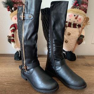 NEW BLACK WOMAN BOOTS